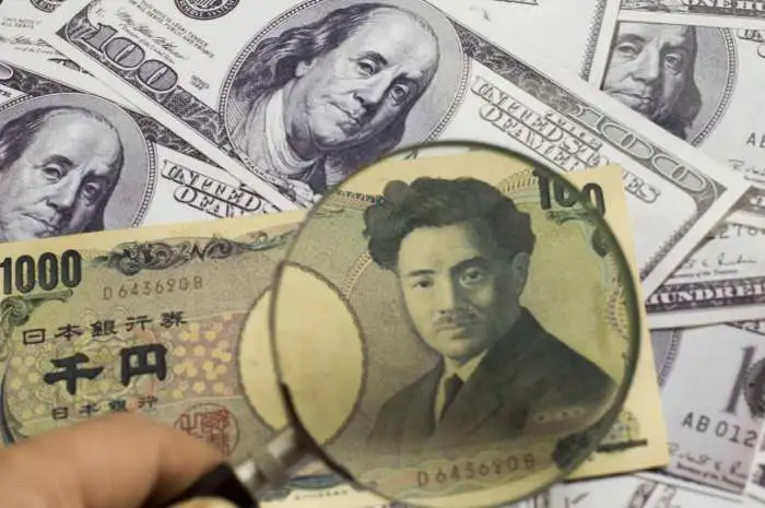 澳汇官网：日元持续下跌创历史新低，政府不得不出手干预(1)